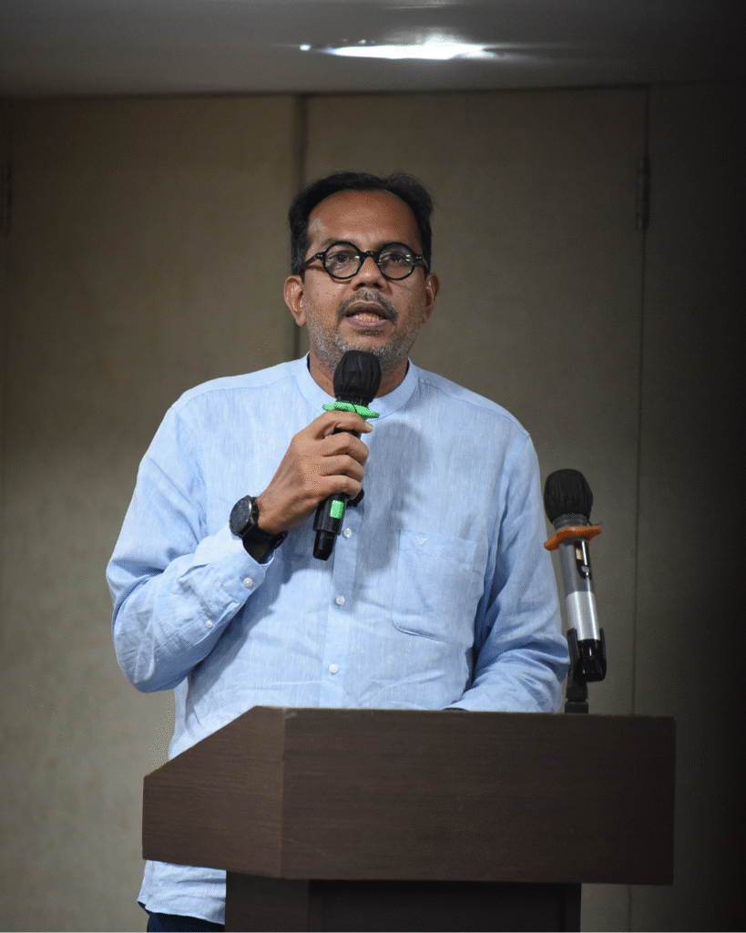 Foto Dokumentasi Diskusi Bersama Haris Azhar Foto Dokumentasi Diskusi Bersama Haris Azhar